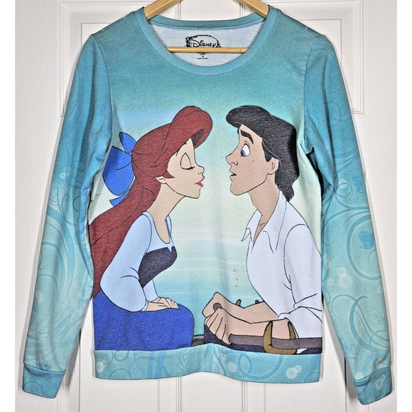 Disney Tops - Disney The Little Mermaid "Kiss The Girl" AOP Light Sweatshirt Juniors' Medium